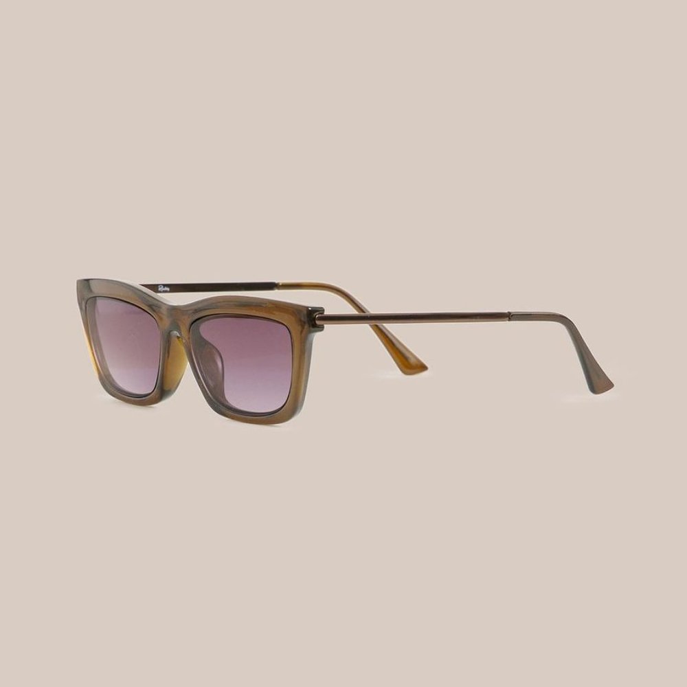 Modern Citizen | Rectangular Gradient Sunglasses - Picture 4 of 6